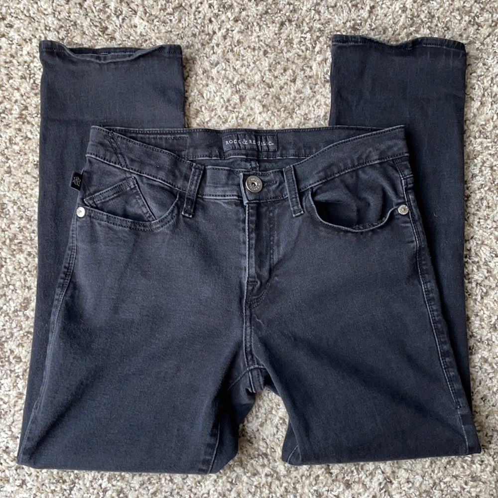Rock and Republic Black Ankle Cropped Jeans 28